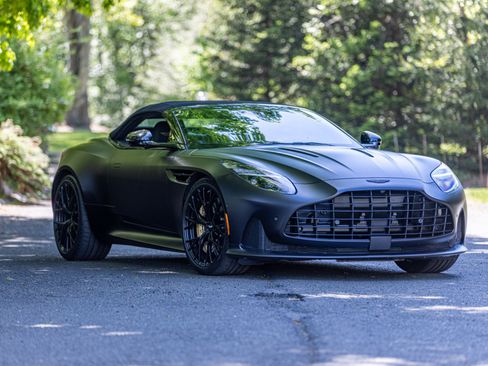 Used 2025 Aston Martin DB12 Convertible RWD image 89
