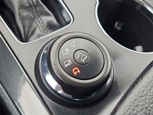 Used 2018 Ford Explorer Limited image 16