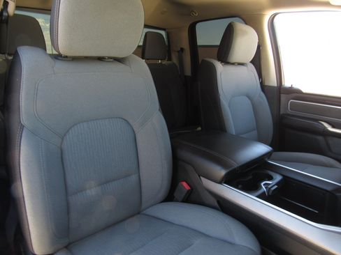 Used 2020 RAM 1500 Big Horn AWD/4WD image 10