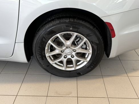 Used 2026 Chrysler Pacifica Select FWD image 6