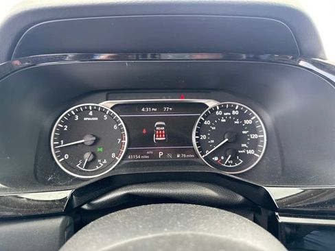 Used 2025 Nissan Pathfinder SV AWD/4WD image 23