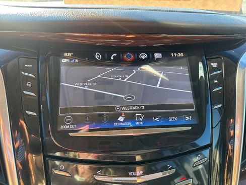 Used 2018 Cadillac Escalade Luxury image 25
