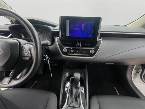 Used 2025 Toyota Corolla LE FWD image 14