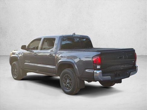 Used 2018 Toyota Tacoma SR5 RWD image 6