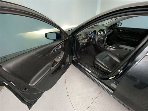 Used 2017 Chevrolet Malibu Premier w/ Premier Sun and Wheel Package image 11