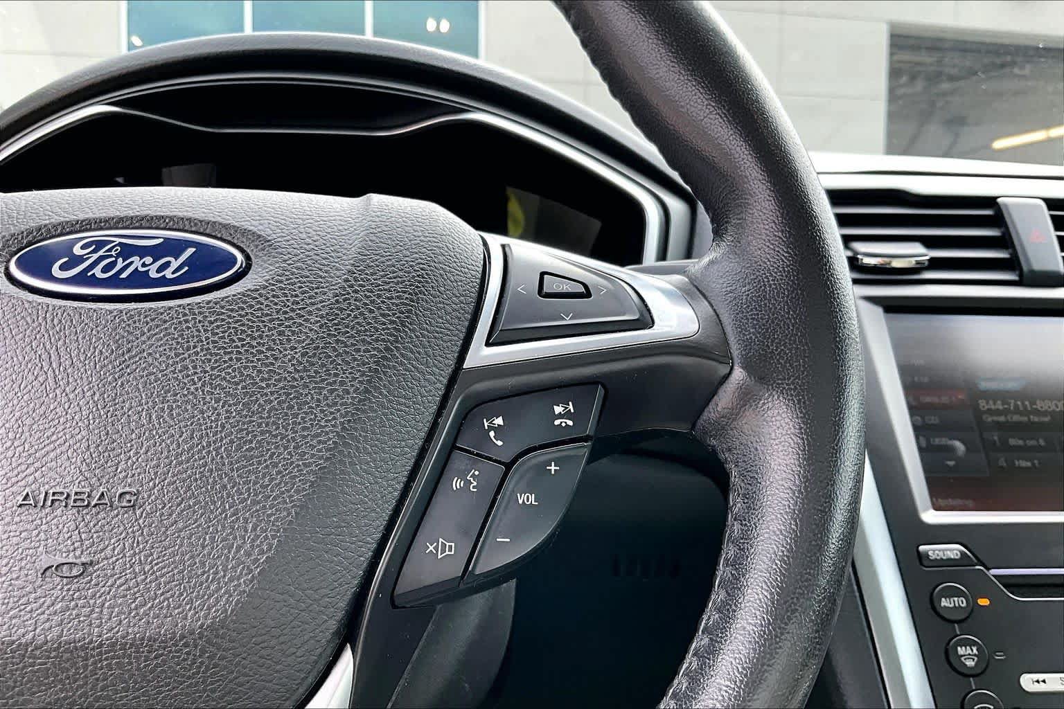 Used 2016 Ford Fusion Titanium FWD image 22