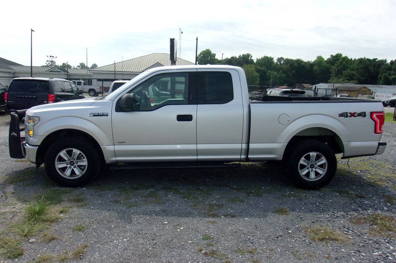 Used 2017 Ford F150 XLT w/ Trailer Tow Package AWD/4WD image 4