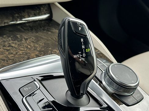 Used 2018 BMW 530e 530e iPerformance image 27