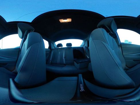 Used 2025 Hyundai Elantra SEL image 41