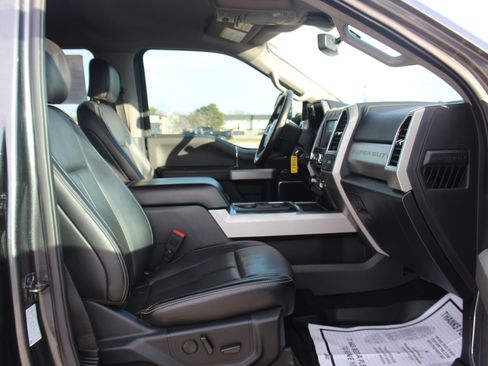 Used 2020 Ford F350 Lariat w/ Chrome Package image 25