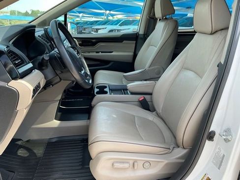 Used 2023 Honda Odyssey Elite image 12