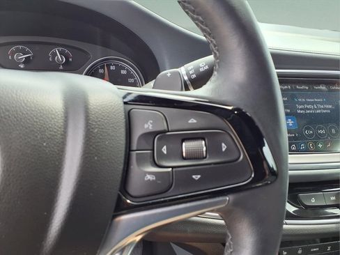 Used 2023 Buick Enclave Essence AWD/4WD image 25