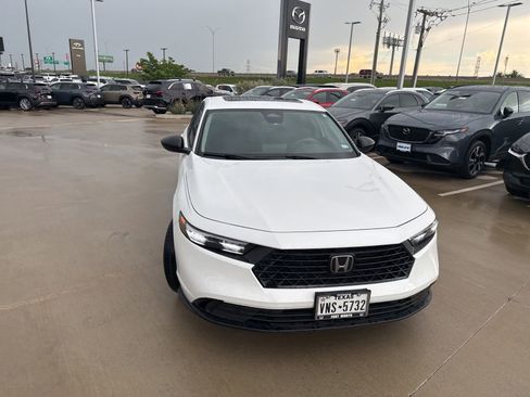 Used 2025 Honda Accord SE image 4