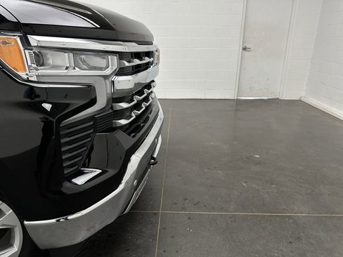 Used 2023 Chevrolet Silverado 1500 LTZ image 2