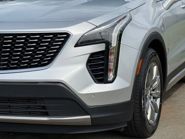 Used 2022 Cadillac XT4 Premium Luxury w/ Safety Alert Package FWD image 10