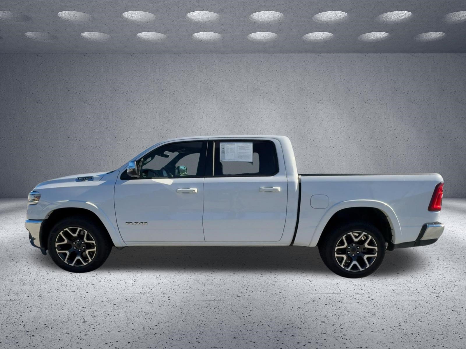 Used 2025 RAM 1500 Laramie AWD/4WD image 2