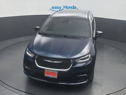 Used 2025 Chrysler Pacifica Select FWD image 20