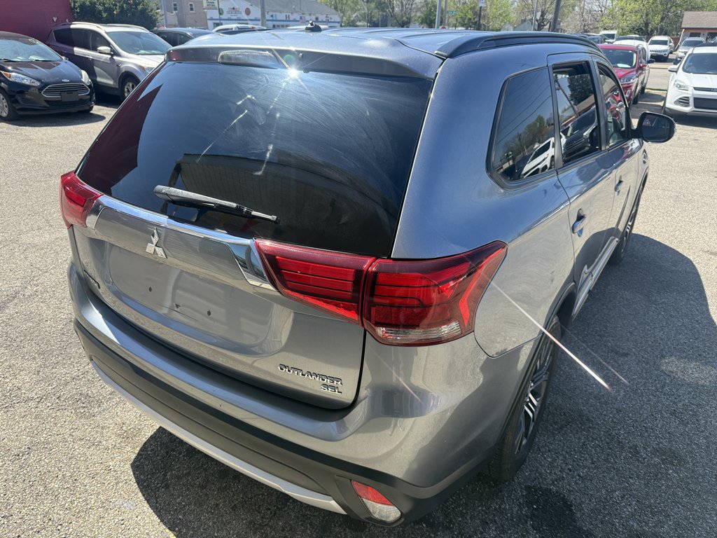 Used 2016 Mitsubishi Outlander SE AWD/4WD image 5