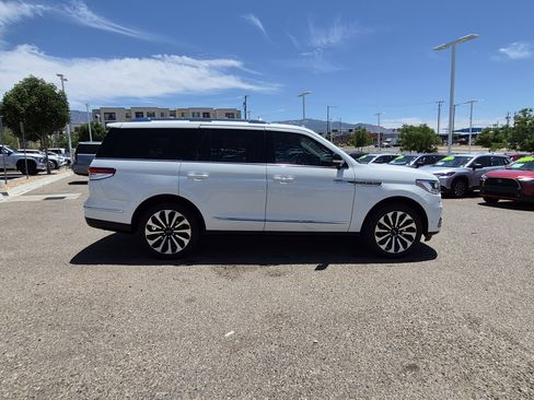 Used 2023 Lincoln Navigator Reserve AWD/4WD image 6