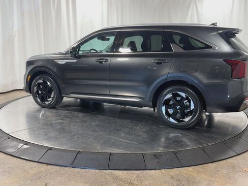 Certified 2025 Kia Sorento EX image 6
