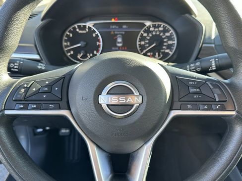 Used 2024 Nissan Altima 2.5 SV image 21