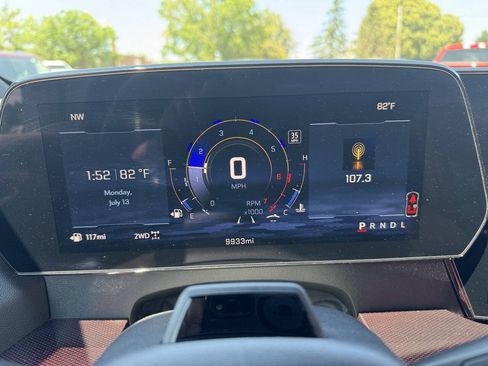 Used 2026 Chevrolet Traverse RS AWD/4WD image 17