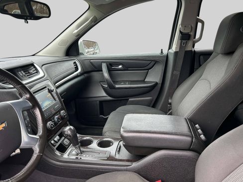 Used 2016 Chevrolet Traverse LT w/ Style and Technology Package image 21