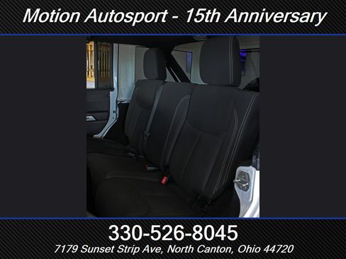 Used 2013 Jeep Wrangler Unlimited Rubicon w/ Connectivity Group AWD/4WD image 40