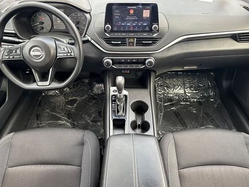 Used 2025 Nissan Altima 2.5 S image 14