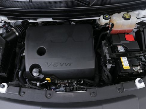 Used 2023 Chevrolet Traverse RS image 33