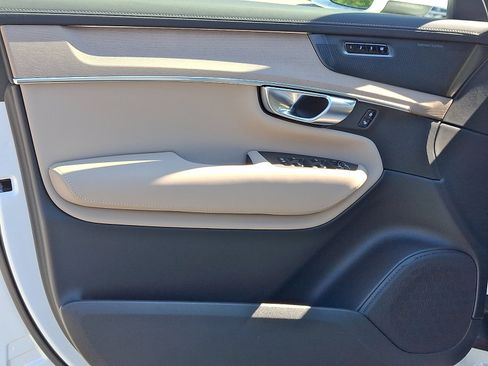 New 2026 Volvo XC90 B6 Plus w/ Protection Package Premier image 9