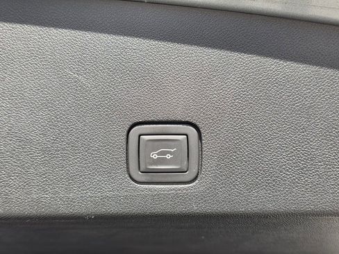 Used 2023 Cadillac XT6 Premium Luxury w/ LPO, Floor Liner Package image 28