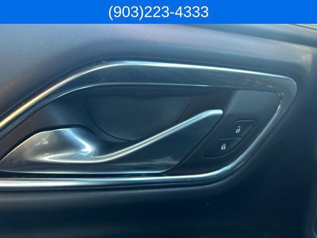 Used 2024 GMC Yukon AT4 w/ Technology Package AWD/4WD image 13