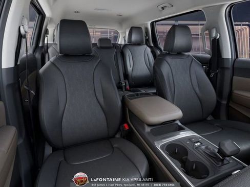 New 2026 Kia Carnival LXS image 17