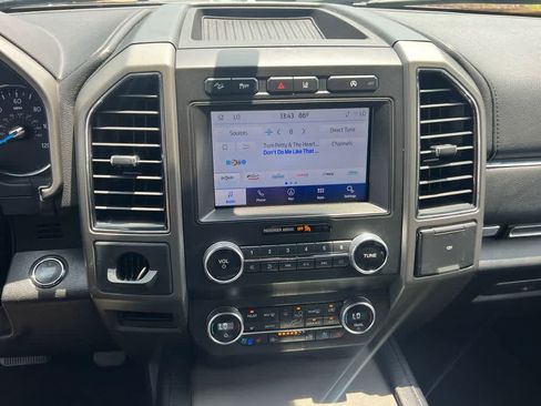 Used 2020 Ford Expedition Max XLT w/ Equipment Group 202A AWD/4WD image 32