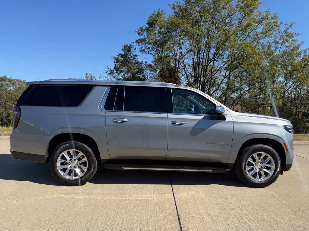Used 2026 Chevrolet Suburban Premier AWD/4WD image 2