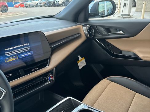 New 2026 Chevrolet Equinox ACTIV w/ Convenience Package III image 31