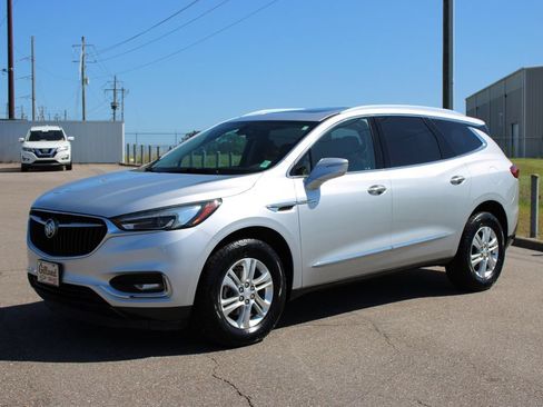 Used 2020 Buick Enclave Essence AWD/4WD image 2