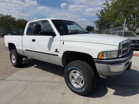 Used 2001 Dodge Ram 2500 Truck 4x4 Quad Cab image 1