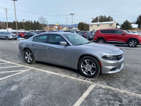 Used 2015 Dodge Charger SE w/ Popular Equipment Group image 8