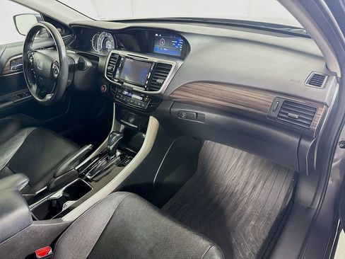 Used 2017 Honda Accord EX-L image 30