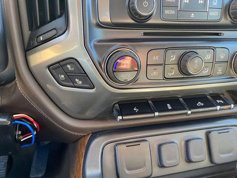 Used 2018 Chevrolet Silverado 1500 LTZ w/ Sport Package image 28