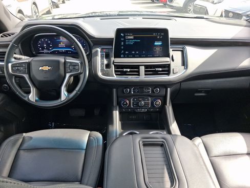 Used 2024 Chevrolet Suburban LT RWD image 8