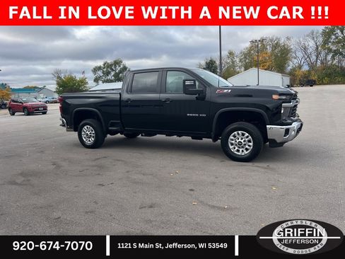 Used 2025 Chevrolet Silverado 2500 LT w/ Safety Package image 9