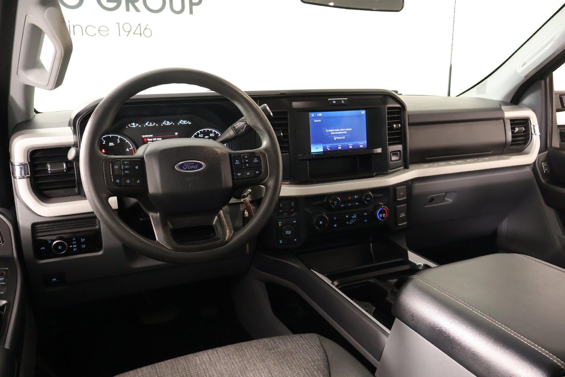 Used 2025 Ford F350 XLT w/ FX4 Off-Road Package AWD/4WD image 2
