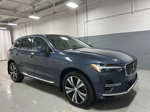 Used 2022 Volvo XC60 T8 Inscription w/ Advanced Package AWD/4WD image 4