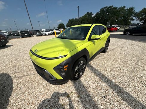 Certified 2025 Hyundai Kona SEL FWD image 2