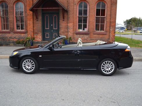 Used 2008 Saab 9-3 2.0T w/ Cold Weather Package image 2