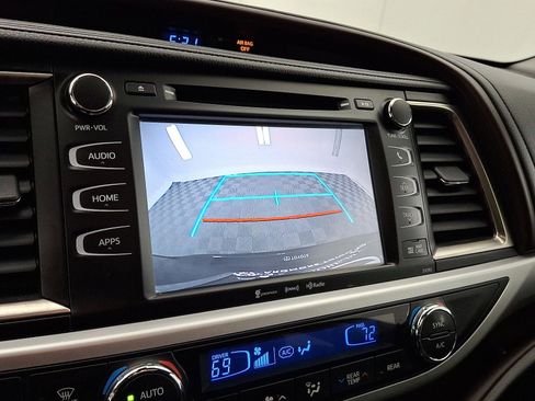 Used 2019 Toyota Highlander XLE image 15