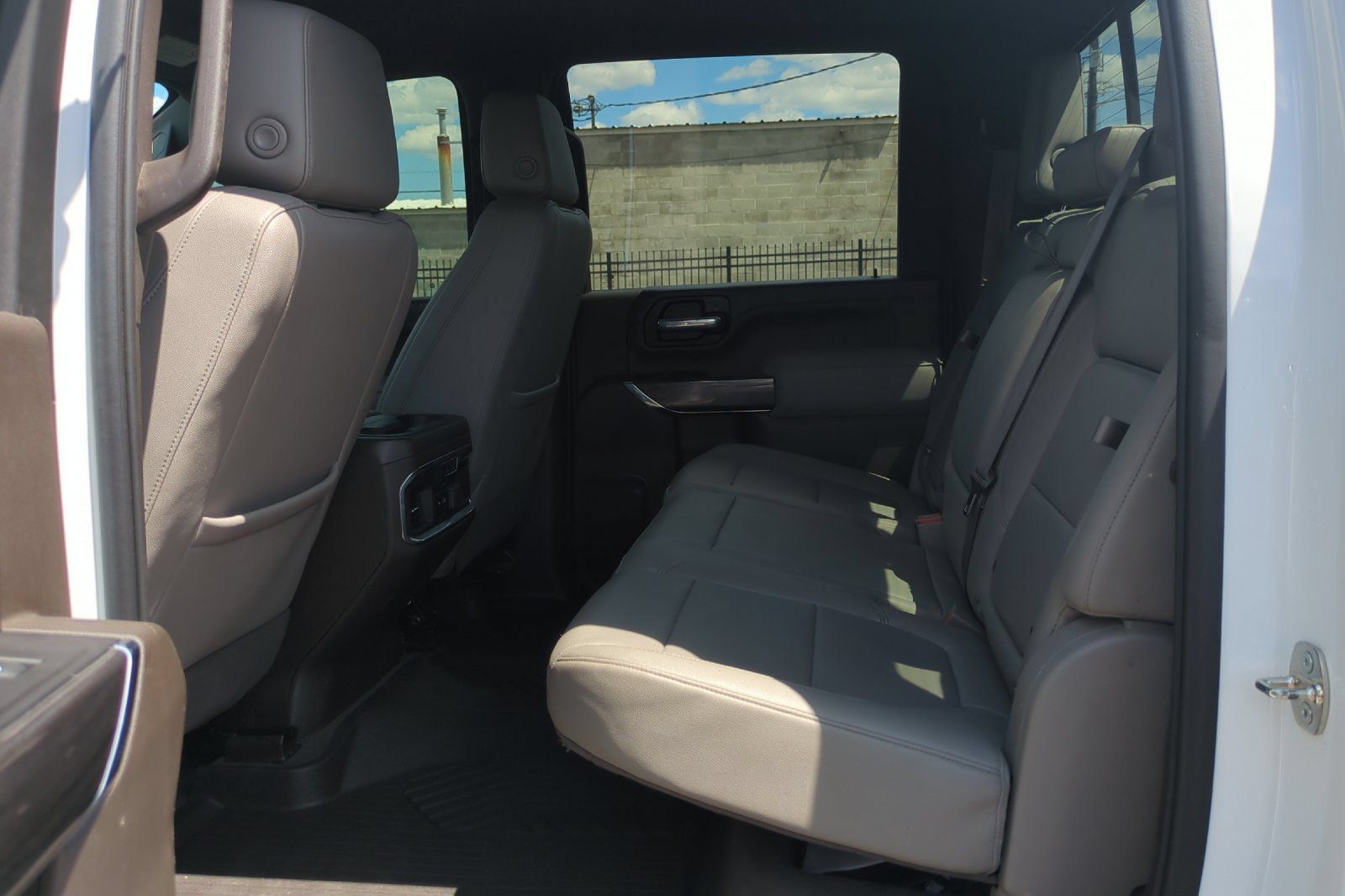 Used 2023 Chevrolet Silverado 2500 LTZ AWD/4WD image 13